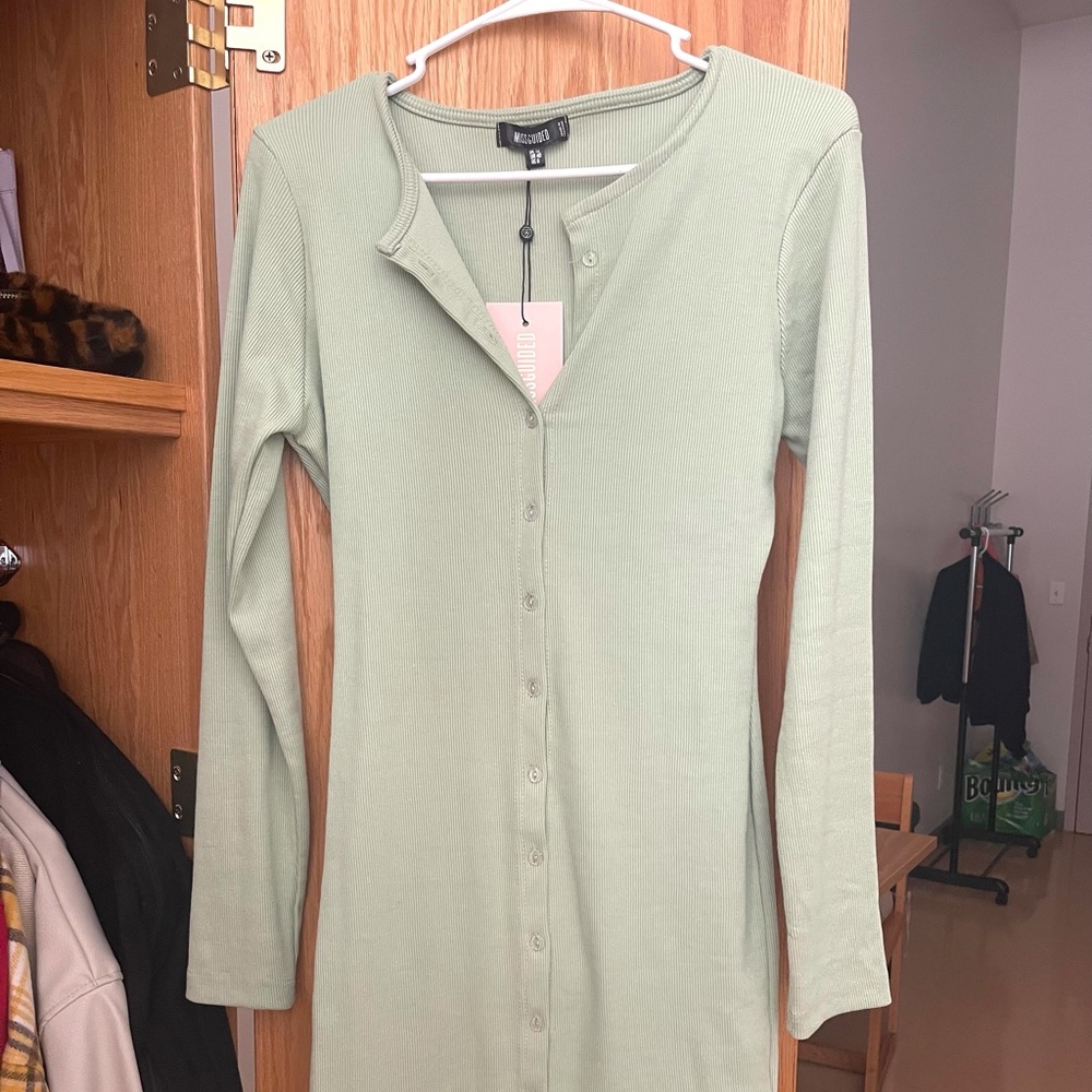Fitted button-down dress